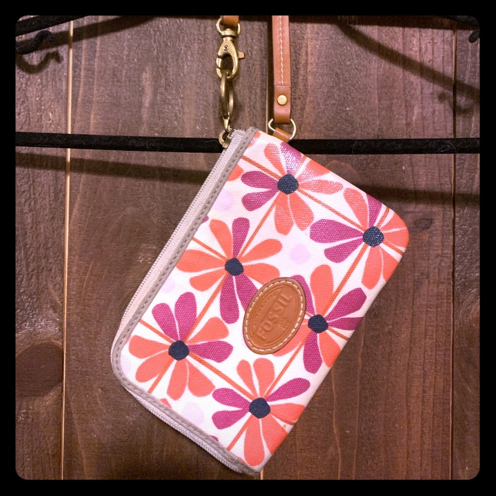 FOSSIL wristlet
